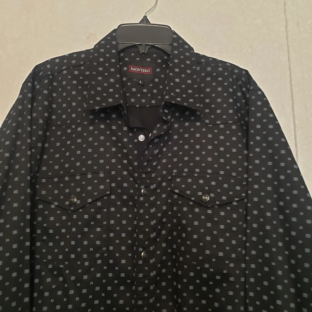 MONTERO..LONG SLEEVE BUTTON UP SHIRT...SIZE:L COLOR:BLACK-GRAY